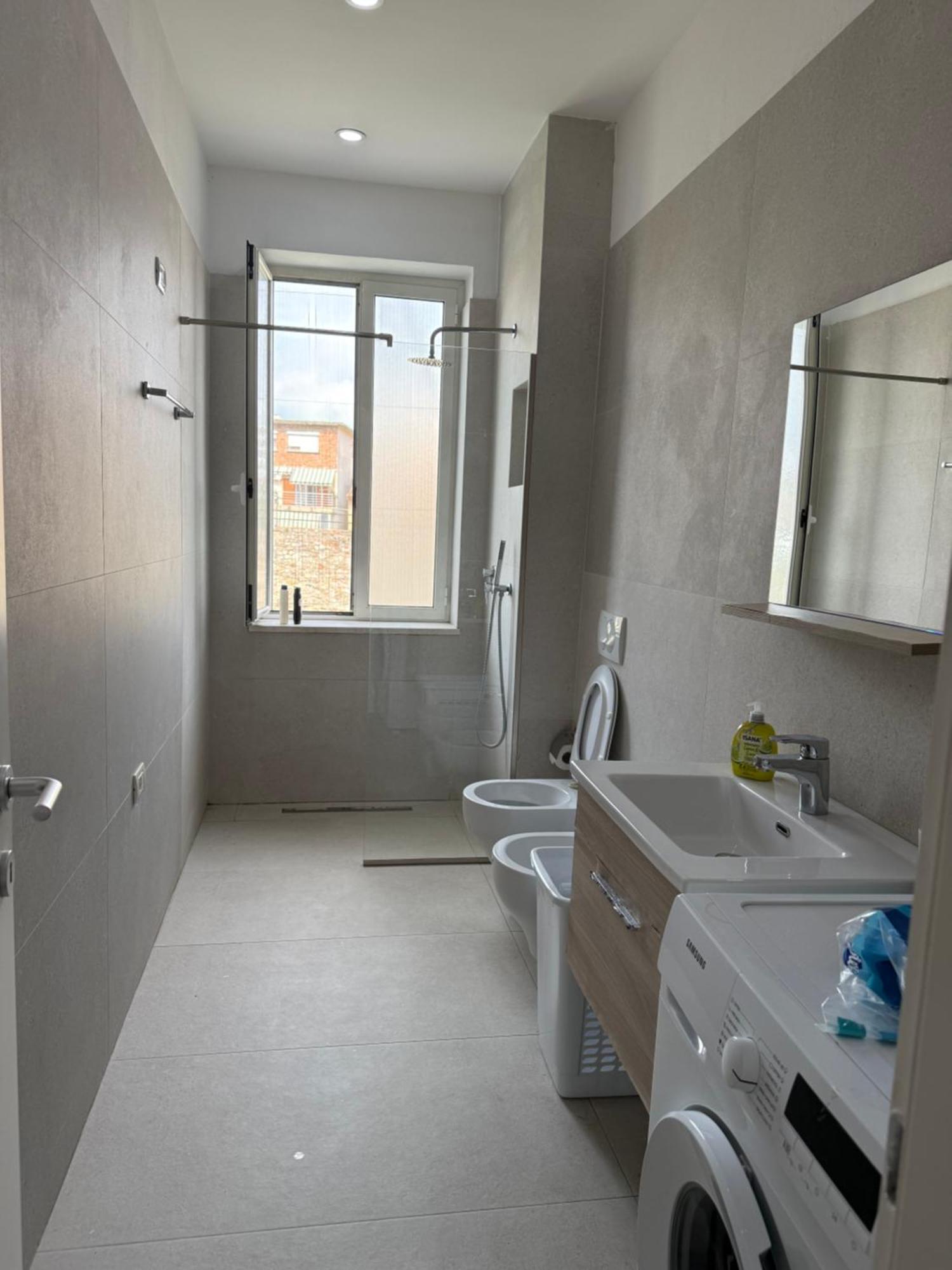Lukas Apartament Vollga Durrës Exteriör bild