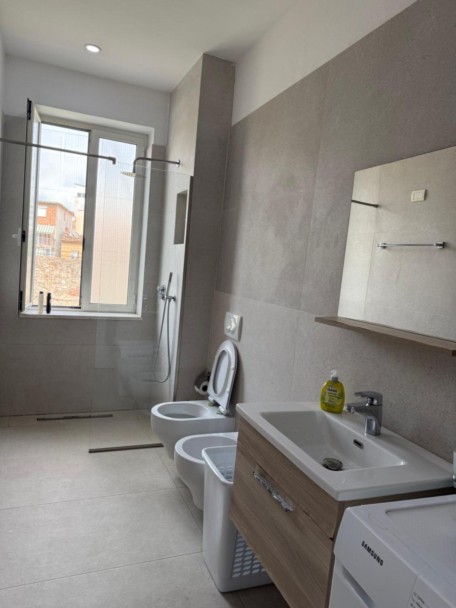 Lukas Apartament Vollga Durrës Exteriör bild