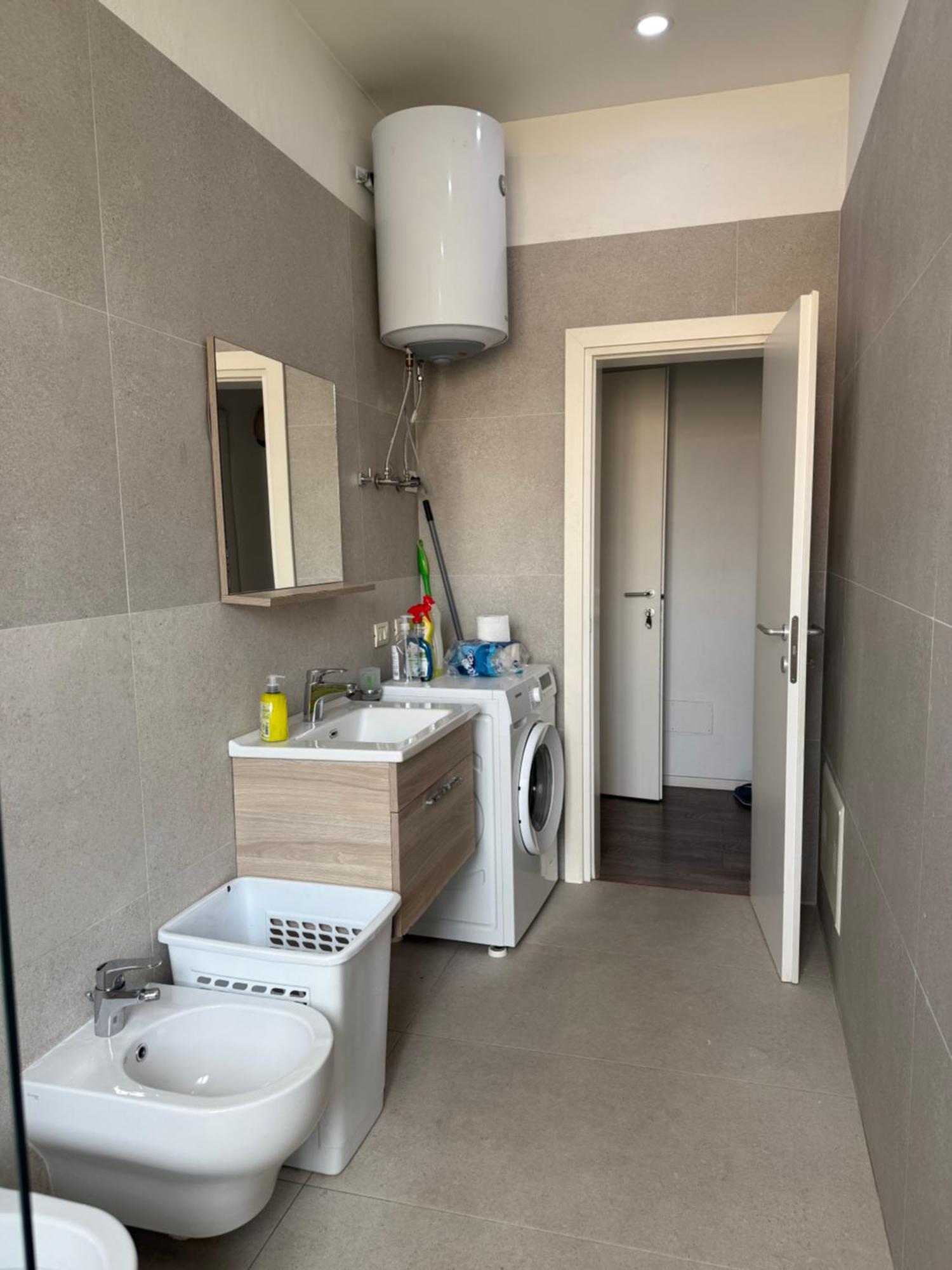 Lukas Apartament Vollga Durrës Exteriör bild